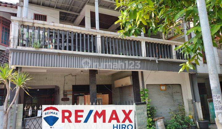 Dijual rumah 2 lantai lingkungan asri depan lapangan di sekitar Galaxy Bekasi Selatan 1