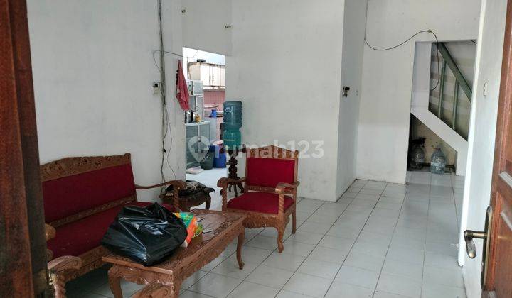 Dijual rumah 2 lantai lingkungan asri depan lapangan di sekitar Galaxy Bekasi Selatan 2