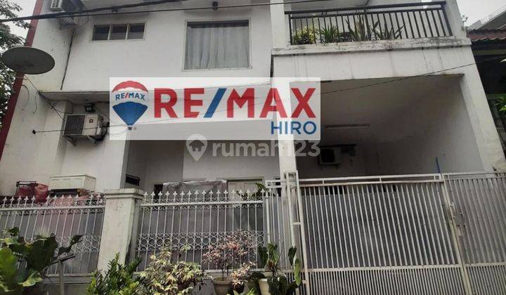 Dijual rumah 2 lantai depan taman di dalam kompleks di daerah Galaxy Bekasi 1