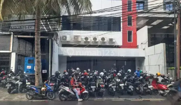 Disewakan Gedung Kantor 3.5 Lantai Di Pecenongan / Juanda, Jakarta Pusat 2