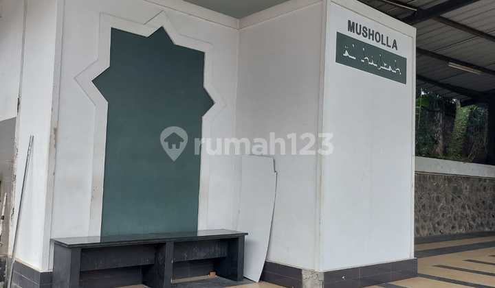 For Rent: Office Building Space in the Narogong Warehouse Complex