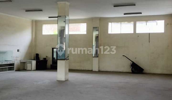 Sell Semi-Furnished House + Commercial Space in Teluk Buyung Near Bekasi Station