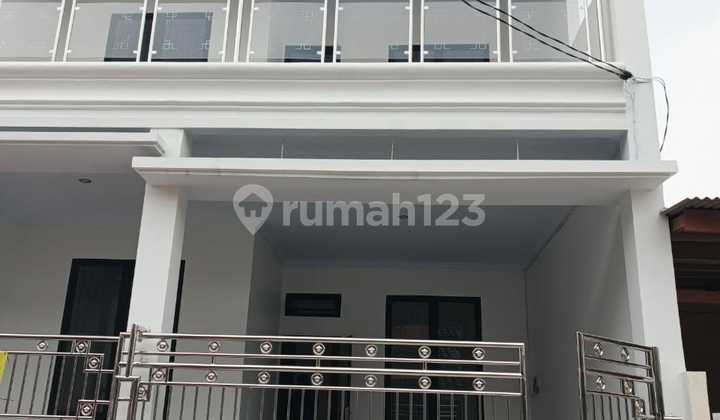 New 2-Story House For Sale Ready to Occupy in Harapan Indah, Bekasi. New 2-Story House For Sale Ready to Occupy in Harapan Indah, Bekasi.