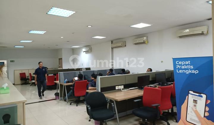 For Rent: Office Building with Warehouse & Spacious Parking Lot in Rawalumbu