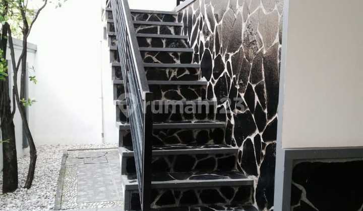 Dijual Rumah 4 Lantai Siap Huni dan Full Furnish di Palmerah. Dijual Rumah 4 Lantai Siap Huni dan Full Furnish di Palmerah.
