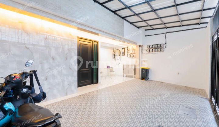 For Sale: Good Boarding House Building Fully Occupied in Jelambar 2