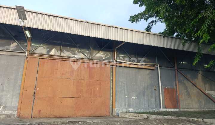 Warehouse for Rent Spacious and Ready to Use in Jiep Area, East Jakarta Warehouse for Rent Spacious and Ready to Use in Jiep Area, East Jakarta