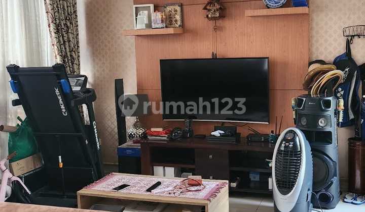 Sell Nice House Ready to Occupy with Swimming Pool in Metland Cakung. 2