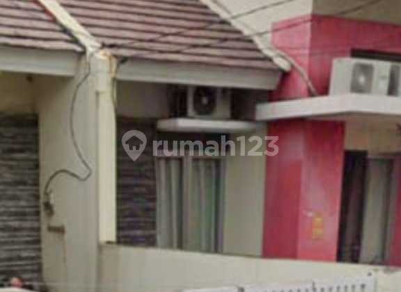 Sell Cheap House Needs Renovation Inside Ifolia Harapan Indah Cluster.