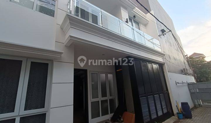 Di Sewakan Rumah Furnished Di Kebon Jeruk 