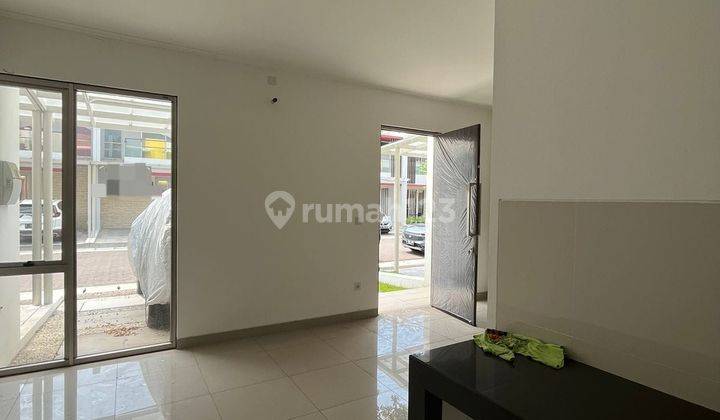 Sewa Rumah 6x10 Pik2 Cluster Danau Unfurnished Brand New 1