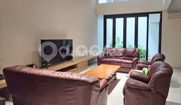 Rumah Royal Orchard, Kelapa Gading, Jakarta Utara