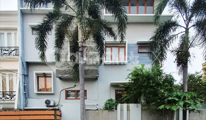 Yellow Coconut House, Kelapa Gading, North Jakarta