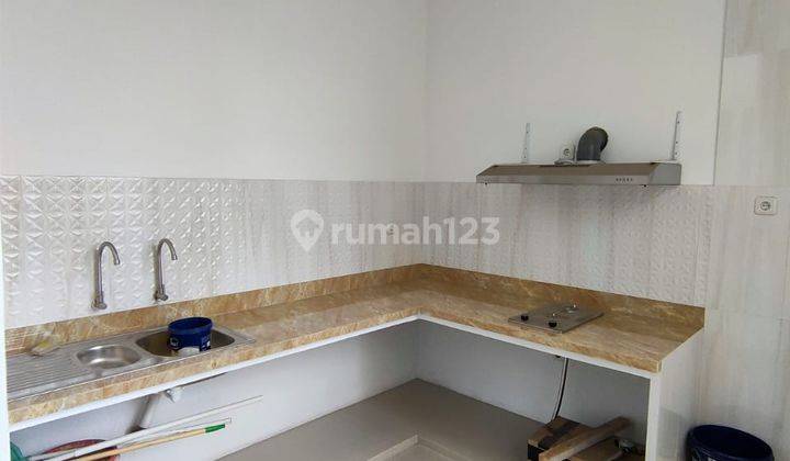 Meruya Ilir Rumah Baru 3 Lantai Siap Huni, Taman Luas 2