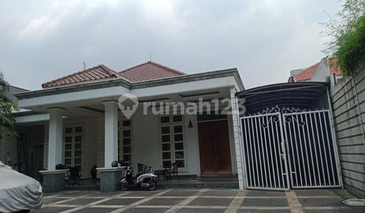 Rumah Menteng Hos Cokroaminoto siap huni, swimming pool 2