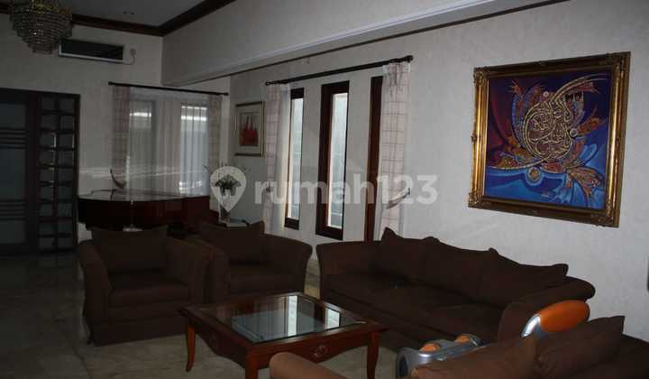 Rumah di Menteng , dekat Sudirman thamrin, turun harga 2