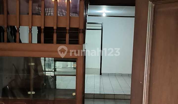 Strategic House in Larangan Indah, Ciledug Tangerang Strategic House in Larangan Indah, Ciledug Tangerang