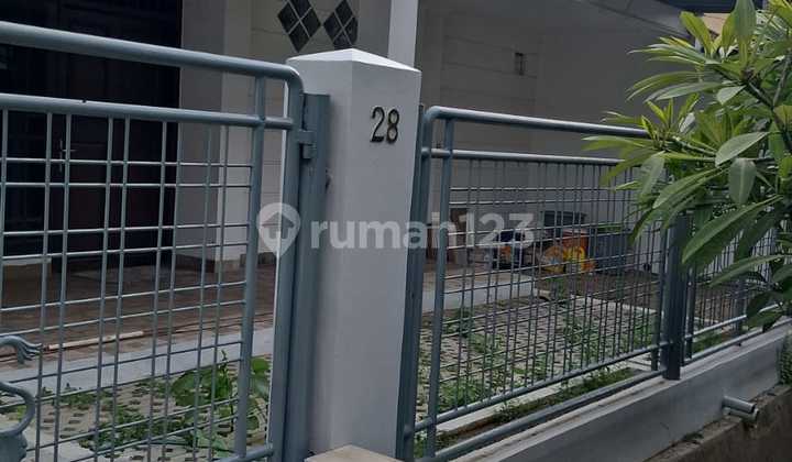 Rumah Strategis di Larangan Indah, Ciledug Tangerang 2