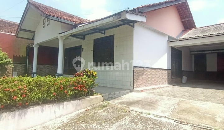 Non-Residential House in Prompong Tugu Batu Utara Purwosari 2