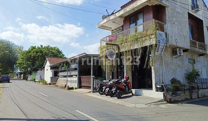 2-Story Commercial House in Central Jatiwinangun, Strategic City Location Near Kebondalem