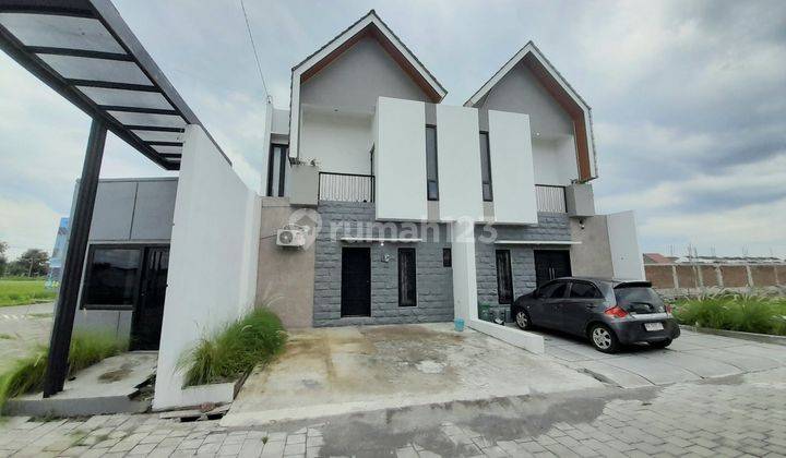 Rumah Murah Modern 2 Lantai Strategis Dekat Jalan Gentan Mangesti Raya  2