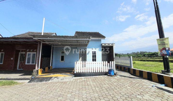 Rumah Karanggintung Tepi Jalan View Gunung 1