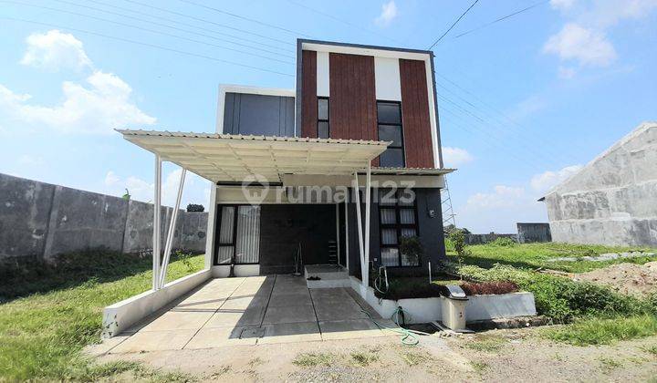 Rumah Modern Minimalis Karanggintung Strategis Dekat  1