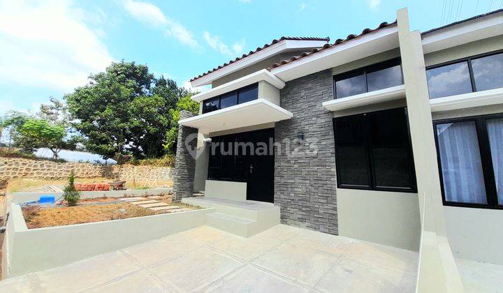 Rumah Bagus Modern Minimalis Karangklesem Dekat Jalan Raya Kota 2