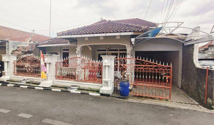 Rumah 2 Lantai Berkoh Strategis Tengah Kota 1