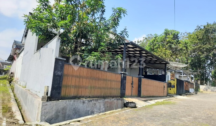 Hook House Bantarsoka Near Purwokerto Town Square 2