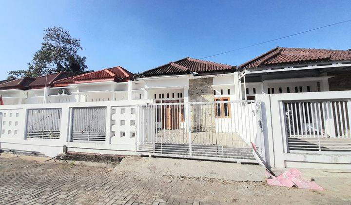 Rumah Baru Minimalis Karangklesem Strategis Dekat Jalan Raya  2