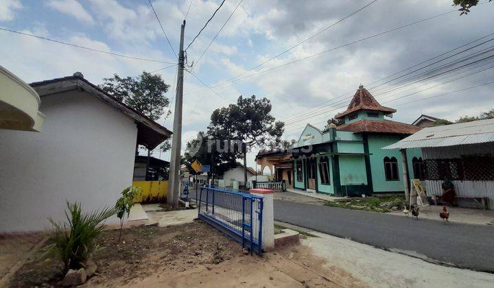 Rumah Depan Masjid Halaman Luas Karangnangka Utara Unwiku  2