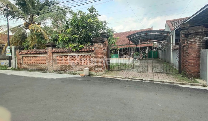 Rumah Klasik Halaman Luas Purwokerto Utara Rumah Klasik Halaman Luas Purwokerto Utara