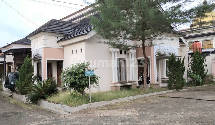 Sapphire Hook House in Wiradadi, Strategic Location Near Main Highway 2