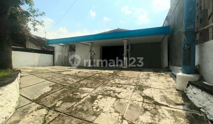 Rumah Klasik Kober Strategis Dekat Stasiun Rumah Klasik Kober Strategis Dekat Stasiun