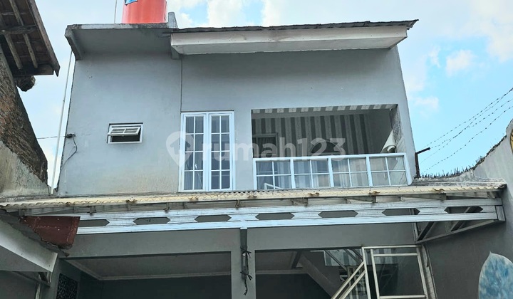 Two-Story House in Strategic Karangklesem Near Andhang Park