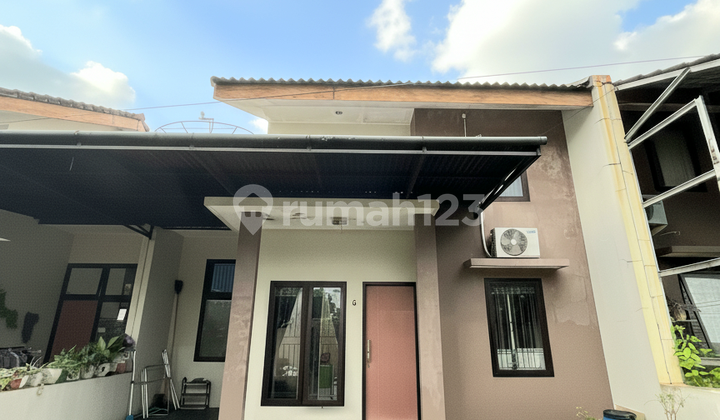 Rumah Mezanine Siap Huni Strategis Tengah Kota Dekat Moro