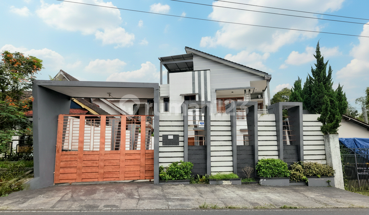Rumah Mewah 2 Lantai Jalur Utama Wisata Baturraden