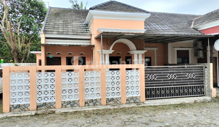 Ready-to-Occupy Hook House in Pabuaran Near Unsoed 2