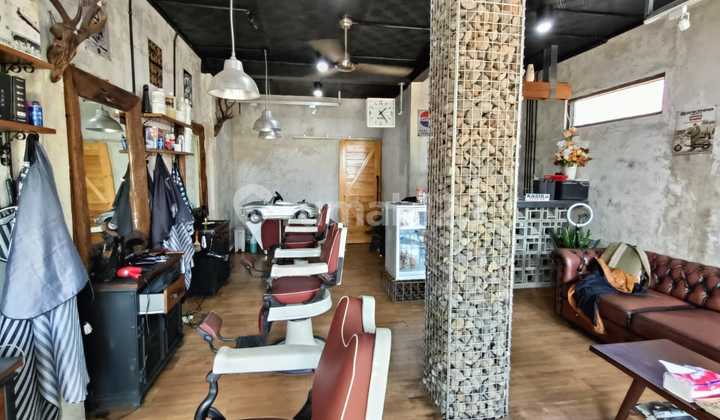 2-Story Commercial House in Central Jatiwinangun, Strategic City Location Near Kebondalem