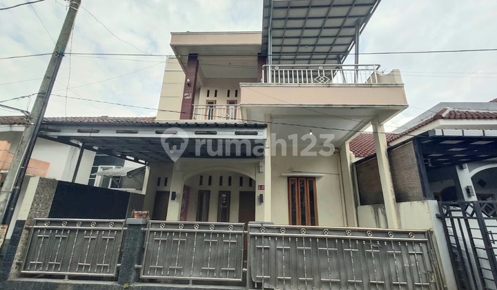 Rumah 2 Lantai Sapphire Ks Tubun Kober Dekat Stasiun Rumah 2 Lantai Sapphire Ks Tubun Kober Dekat Stasiun