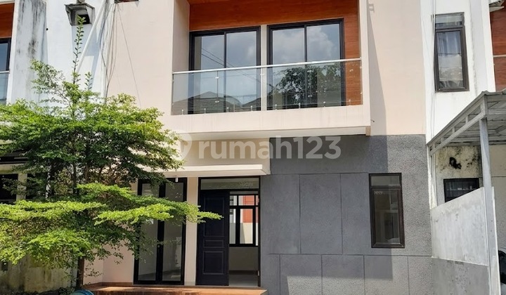 2-Story House Mid Town Residence in the Center of Unsoed Area