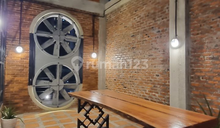 Disewakan Rumah Dengan Konsep Industrial Dikawasan Elit Jakarta Selatan Cocok.buat Cafe, Showroom