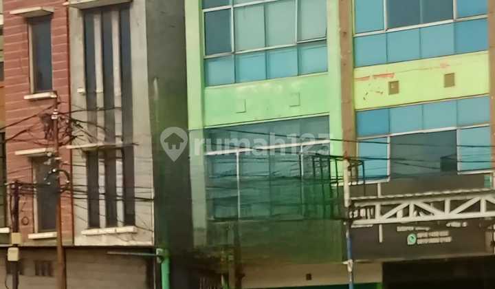 Serpong Raya 3-Story Terrace Shop House