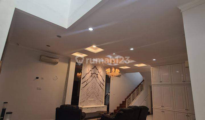 Rumah 2 Lantai Sudah Renovasi Furnished di The Springs Gading Serpong, Tangerang 2