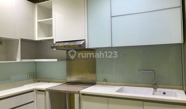 Rumah 2 Lantai Sudah Renovasi Semi Furnished di BSD Avani, Tangerang 2