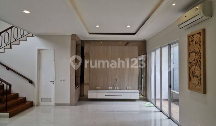 Rumah Greenwich Whitsand 2 Lantai Rumah Greenwich Whitsand 2 Lantai
