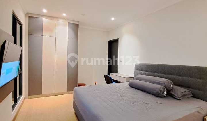 Disewakan Rumah Furnish Carson Gading Serpong 2