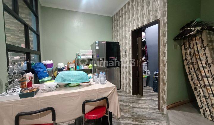 Dijual Rumah 3 Lantai Flora Aryana Karawaci 2