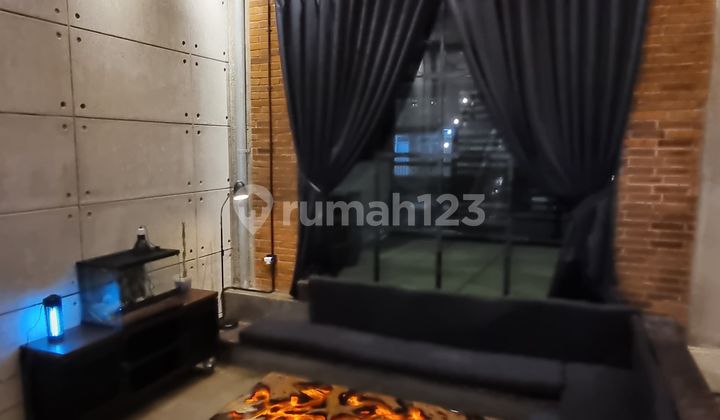 Dijual Rumah dengan Konsep Industrial Dikawasan Jakarta Selatan 2